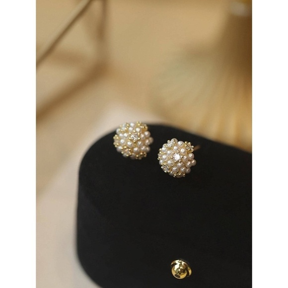 NEW Mini Pearl & Rhinestone Cluster Stud Earrings Glam Bridal Special Occasion - Picture 3 of 6